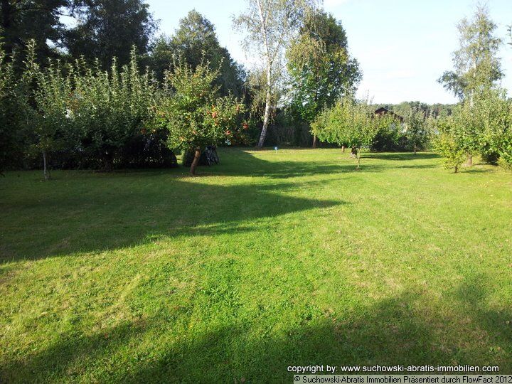 Schwerin: VERKAUFT *** Wassergrundstück mit ca. 27 m Uferfront und eigenem Steg und Wochenendhaus *** im Alleinauftrag Schwerin: VERKAUFT *** Wassergrundstück mit ca. 27 m Uferfront und eigenem Steg und Wochenendhaus *** im Alleinauftrag