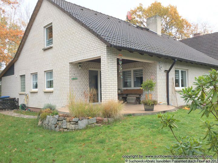 Schwerin: *** Sehr schönes EFH mit Garage, senioren- und behindertengerecht, in ruhiger Lage ***  Schwerin: *** Sehr schönes EFH mit Garage, senioren- und behindertengerecht, in ruhiger Lage ***