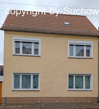 Annaburg: *** Einfamilienhaus mit Nebengebäude und Garten *** provisionsfrei für den Käufer Annaburg: *** Einfamilienhaus mit Nebengebäude und Garten *** provisionsfrei für den Käufer