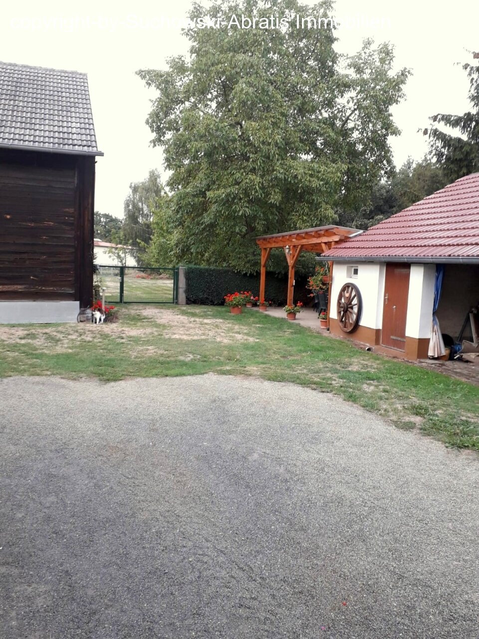 Luckau-Nähe: *** Bauernhof - Vierseithof - modernisiertes Wohnhaus mit ELW, 2 Scheunen, frühere Stallungen, großes Grundstück ***  Luckau-Nähe: *** Bauernhof - Vierseithof - modernisiertes Wohnhaus mit ELW, 2 Scheunen, frühere Stallungen, großes Grundstück ***