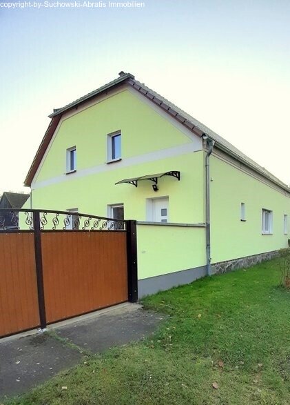 Wohnhaus vorn Bild 1