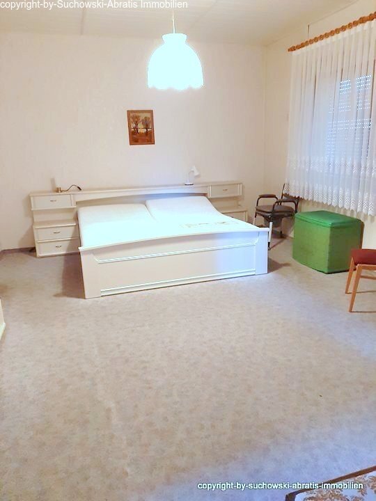 EG großes Schlafzimmer mit FH Bild 1