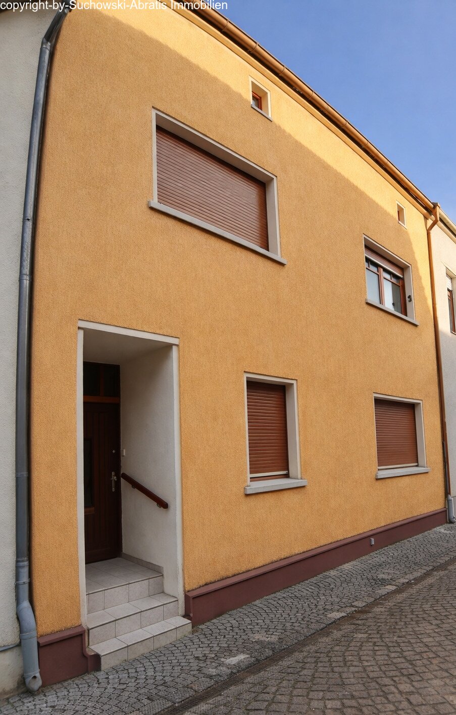 Wohnhaus vorn Bild 4 k