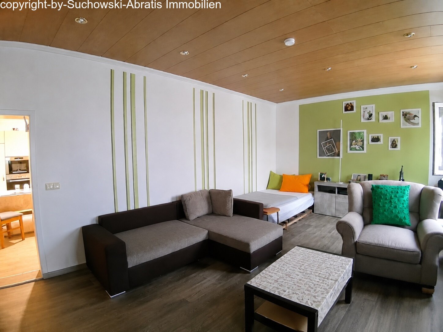EG Wohnteil links grosses Wohnzimmer Bild 2