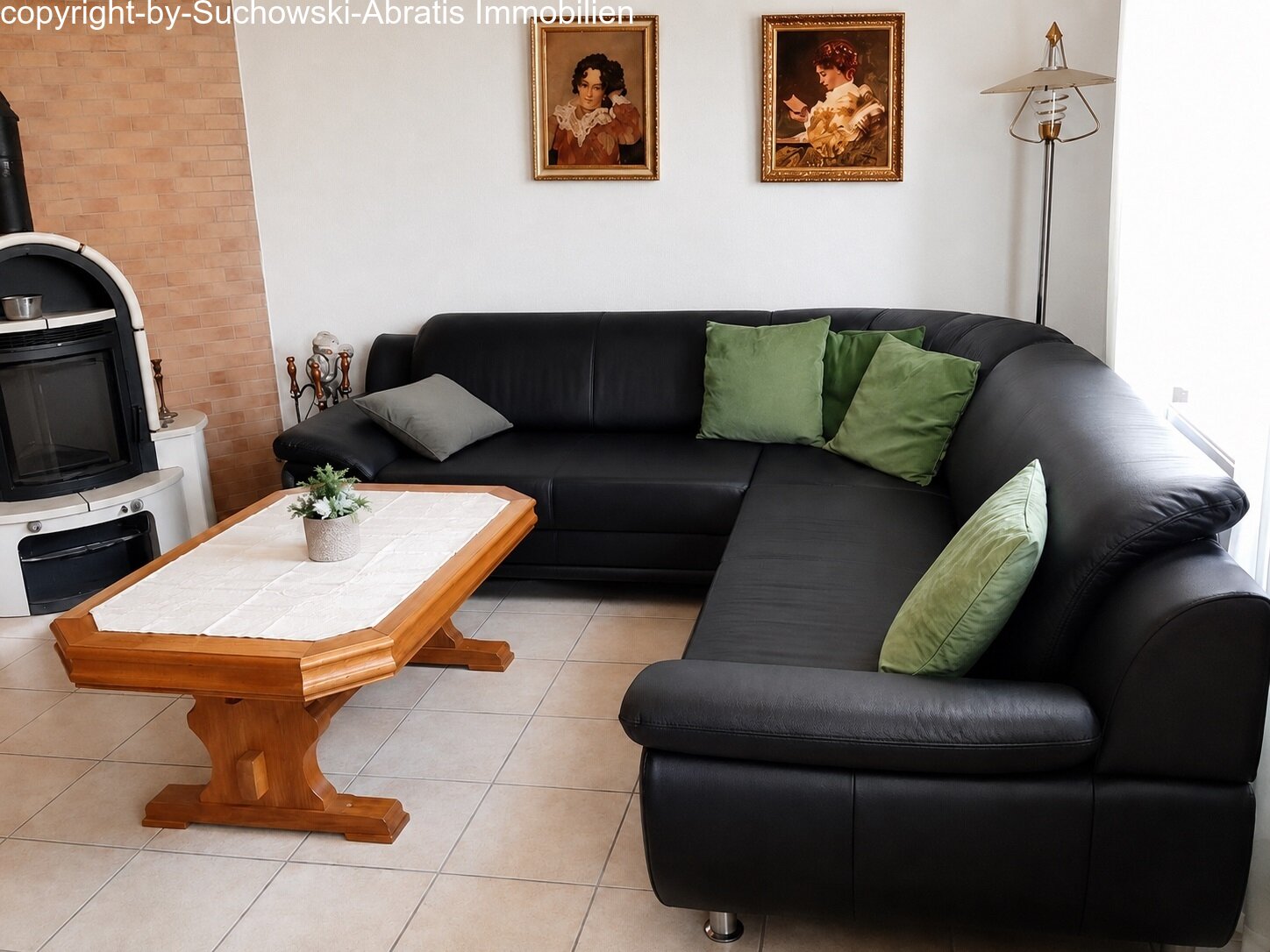 08-EG Wohnzimmer und Esszimmer verbunden 03.jpg