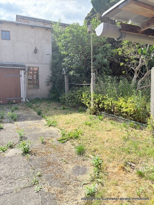 Werkstattgebäude hinten - Grundstück vorn im Bild
